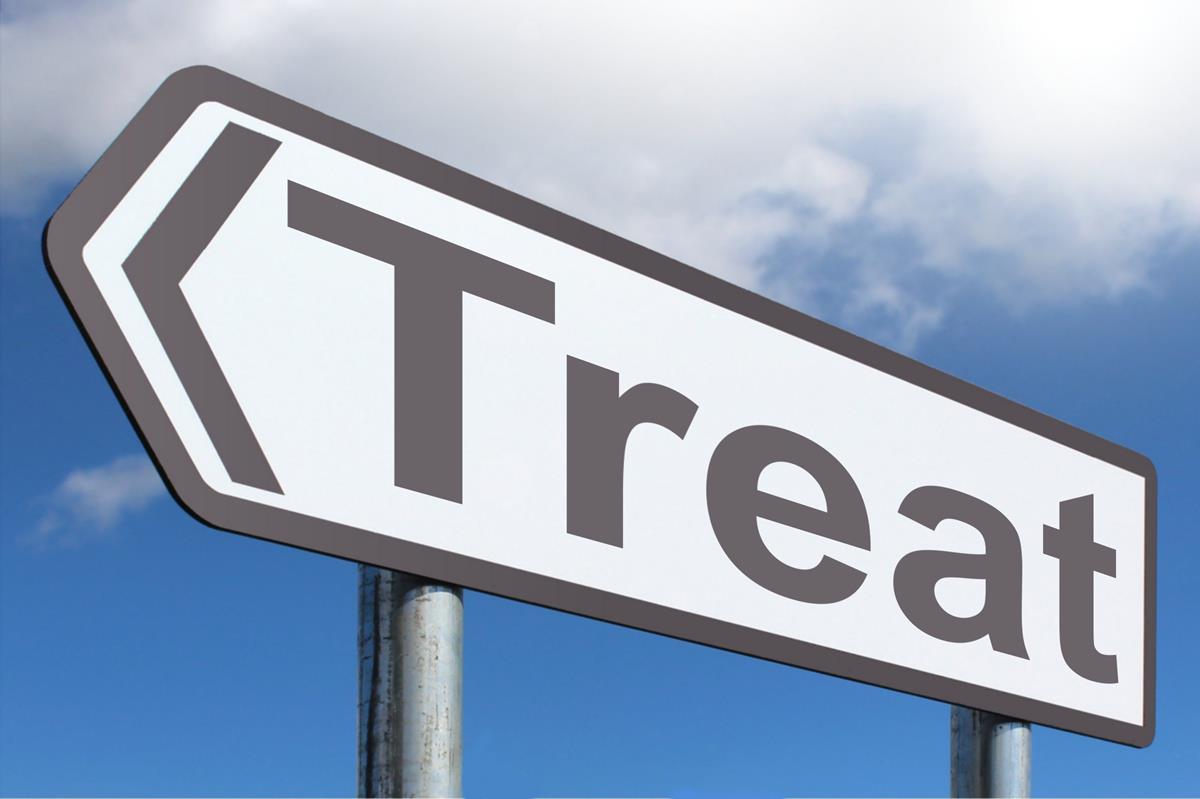 Treat - Free of Charge Creative Commons Highway Sign image
